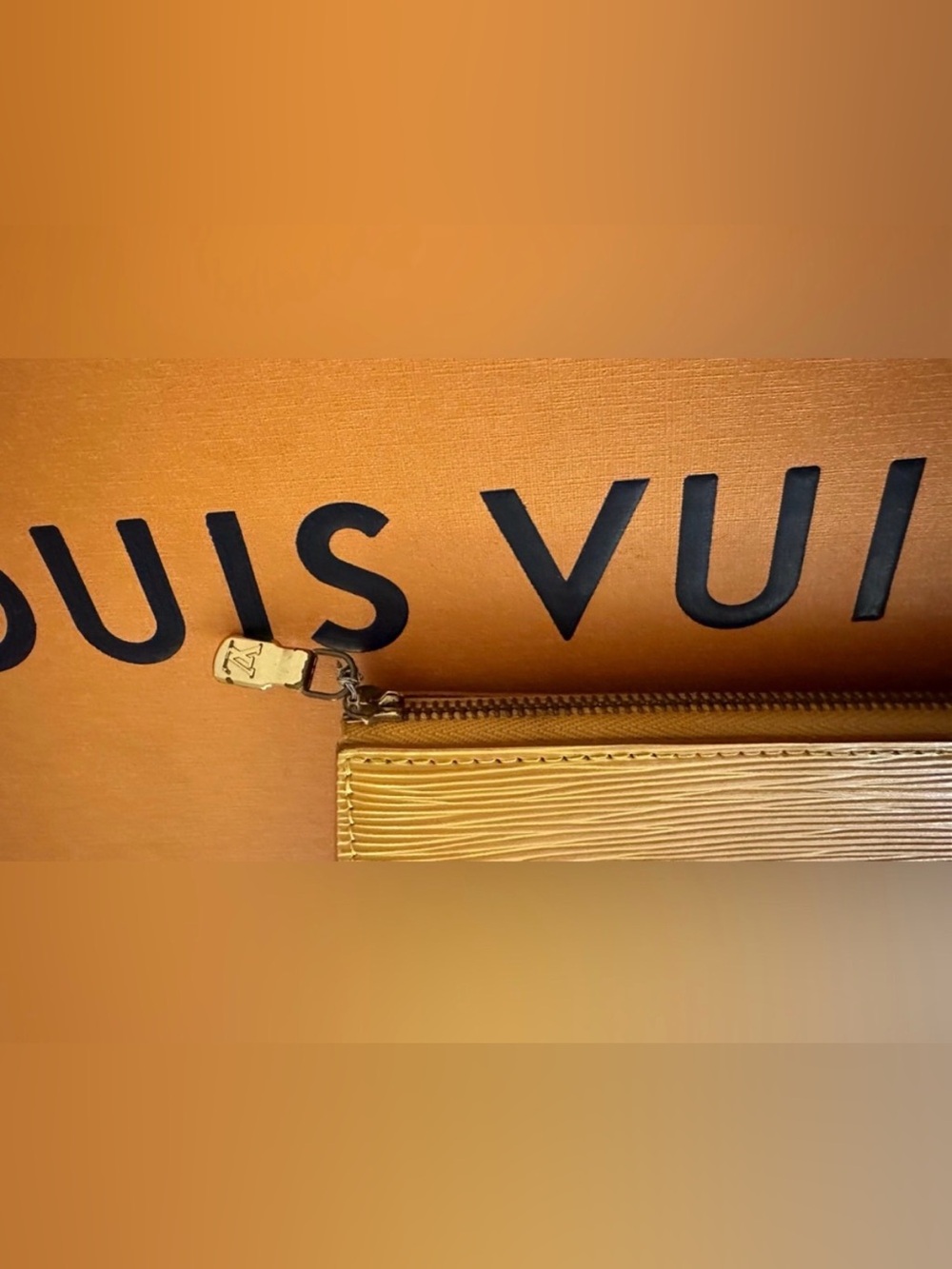 🎉Louis Vuitton Yellow Epi Handbag🎉 - Picture 9 of 10